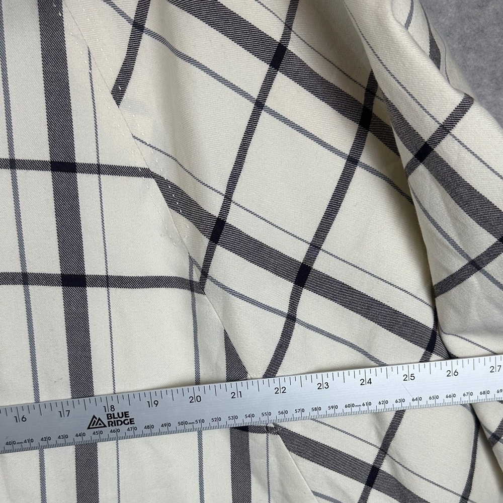 Apostrophe Women's Size 16/18W Cream and Black Plaid Button-Down Cape Top - Picture 4 of 7
